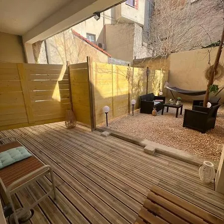 1 Intra-muros Avec Jardin * Aviñón